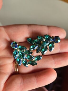 Clip On Vintage Emerald Crystal Leaf Cluster Earrings - Women Jewelry